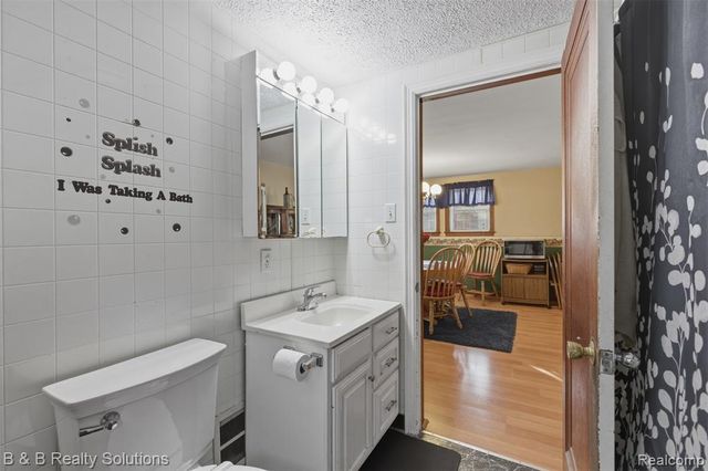 23644 E Main Street, Armada, MI 48005