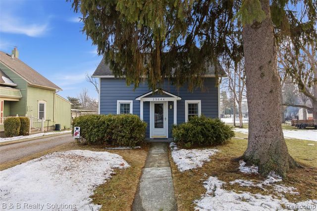 23644 E Main Street, Armada, MI 48005