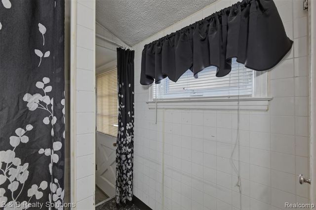 23644 E Main Street, Armada, MI 48005