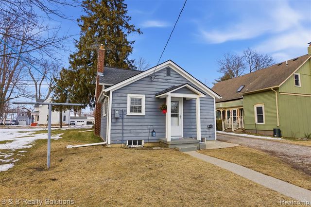 23644 E Main Street, Armada, MI 48005