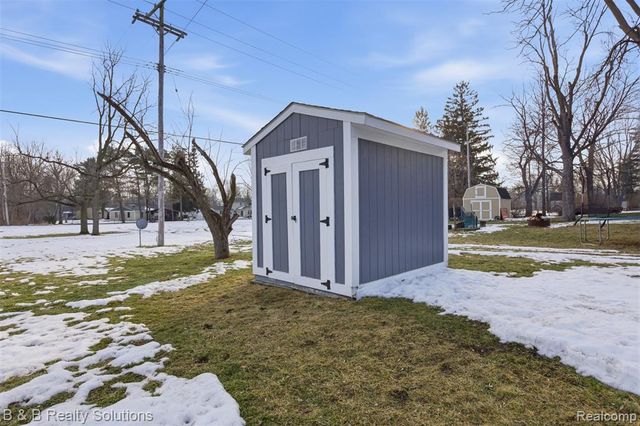 23644 E Main Street, Armada, MI 48005