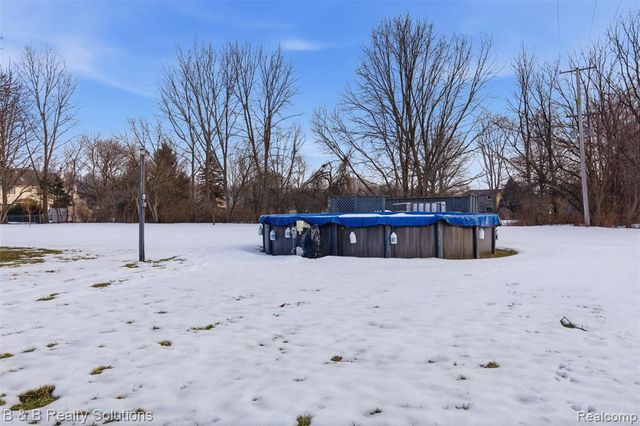 23644 E Main Street, Armada, MI 48005