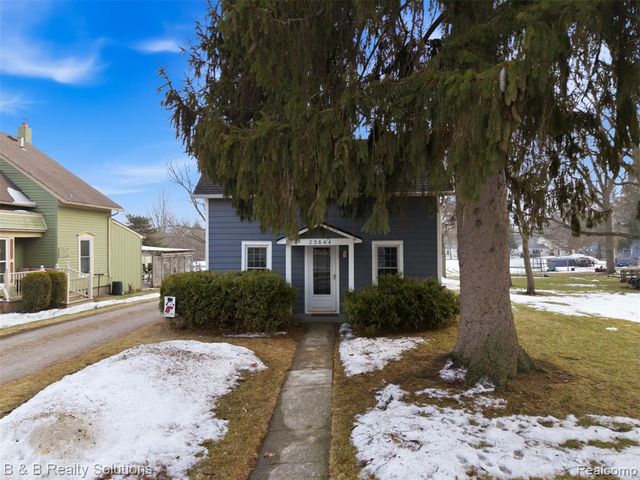 23644 E Main Street, Armada, MI 48005