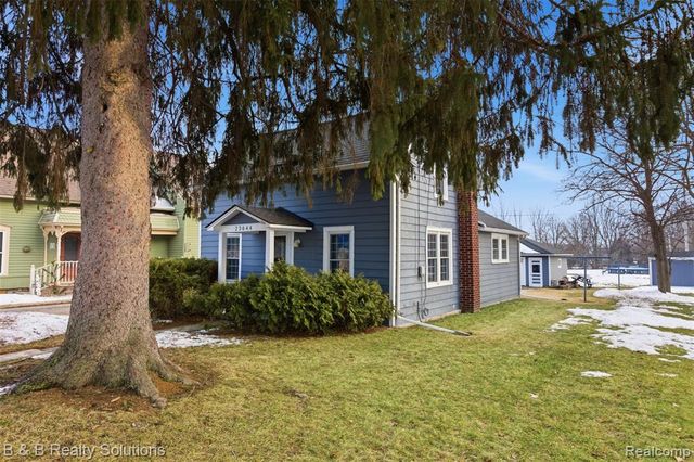 23644 E Main Street, Armada, MI 48005