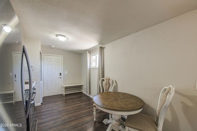 2225 E LYNNE Lane, Phoenix, AZ 85042