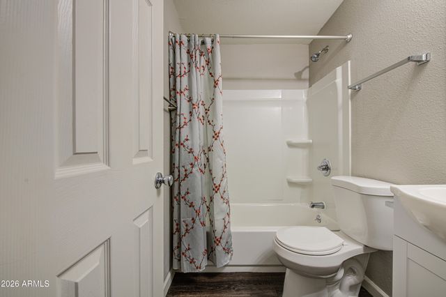 2225 E LYNNE Lane, Phoenix, AZ 85042