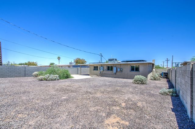 2225 E LYNNE Lane, Phoenix, AZ 85042