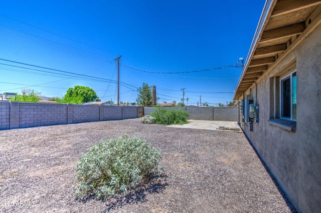 2225 E LYNNE Lane, Phoenix, AZ 85042