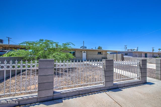 2225 E LYNNE Lane, Phoenix, AZ 85042