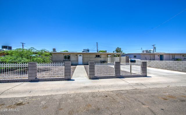 2225 E LYNNE Lane, Phoenix, AZ 85042
