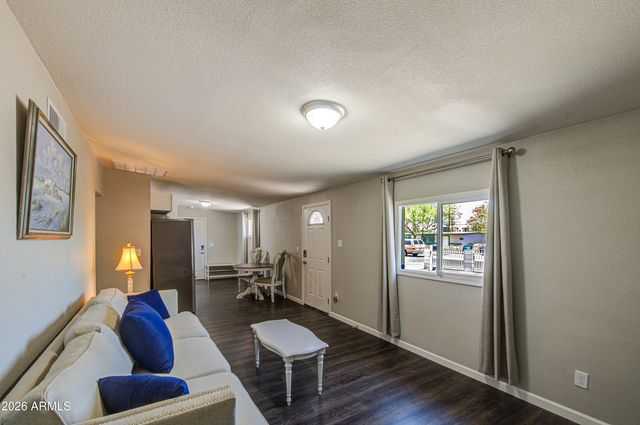 2225 E LYNNE Lane, Phoenix, AZ 85042
