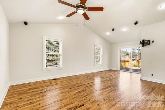 1212 3rd Street Drive SE, Conover, NC 28613