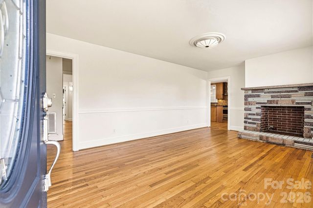 1212 3rd Street Drive SE, Conover, NC 28613