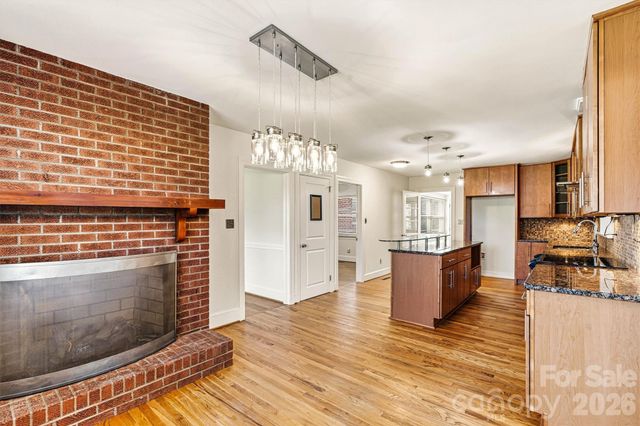 1212 3rd Street Drive SE, Conover, NC 28613