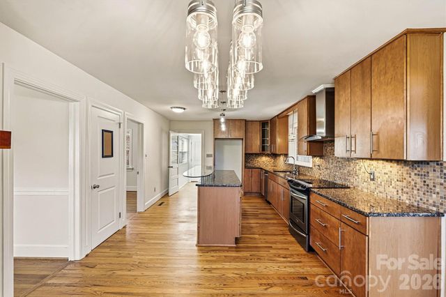 1212 3rd Street Drive SE, Conover, NC 28613