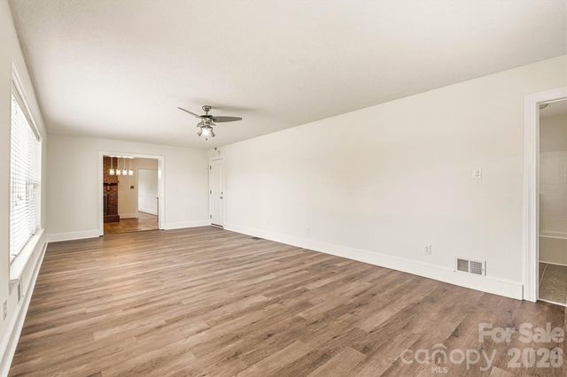 1212 3rd Street Drive SE, Conover, NC 28613