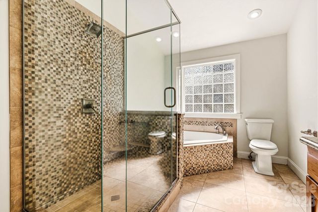 1212 3rd Street Drive SE, Conover, NC 28613