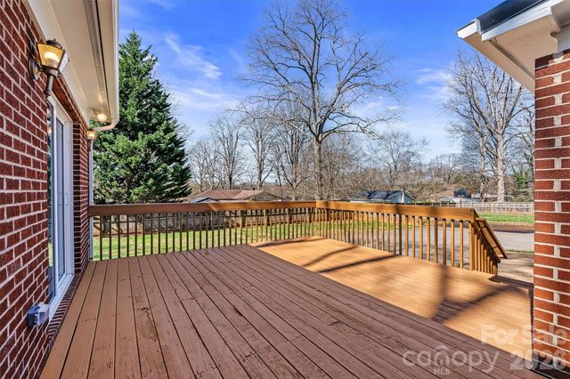 1212 3rd Street Drive SE, Conover, NC 28613