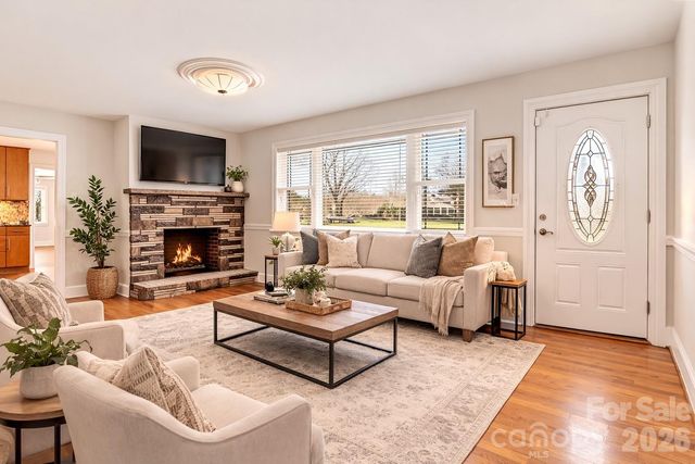 1212 3rd Street Drive SE, Conover, NC 28613