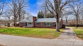 1212 3rd Street Drive SE, Conover, NC 28613