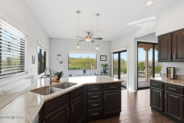 930 E Camino Corrida, Oro Valley, AZ 85737