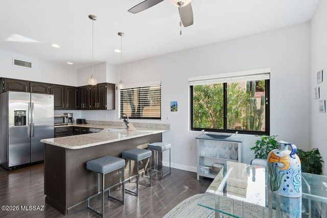 930 E Camino Corrida, Oro Valley, AZ 85737