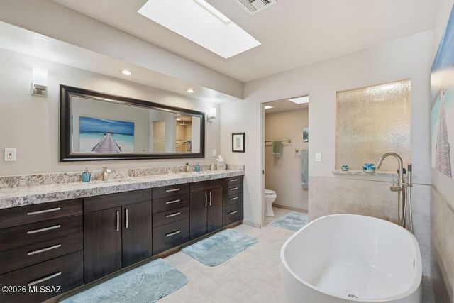 930 E Camino Corrida, Oro Valley, AZ 85737