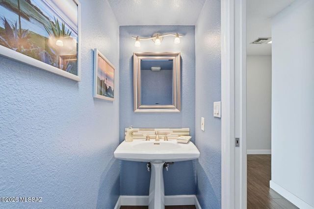 930 E Camino Corrida, Oro Valley, AZ 85737