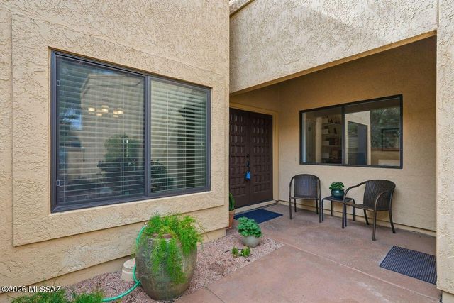 930 E Camino Corrida, Oro Valley, AZ 85737