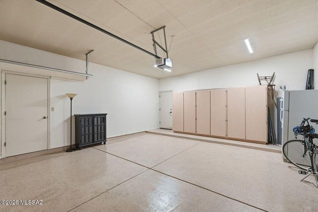 930 E Camino Corrida, Oro Valley, AZ 85737