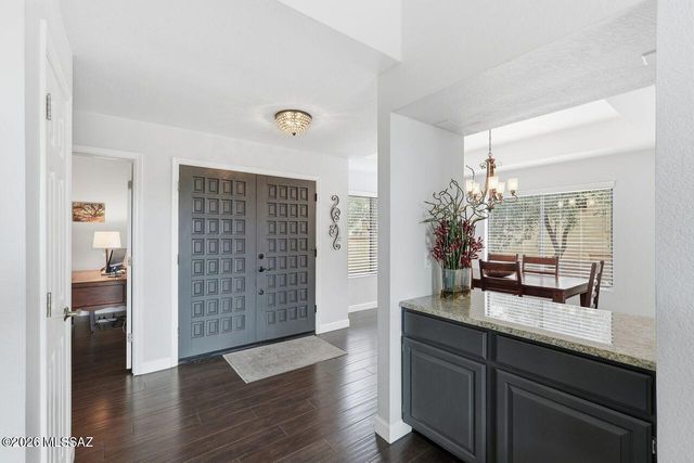 930 E Camino Corrida, Oro Valley, AZ 85737