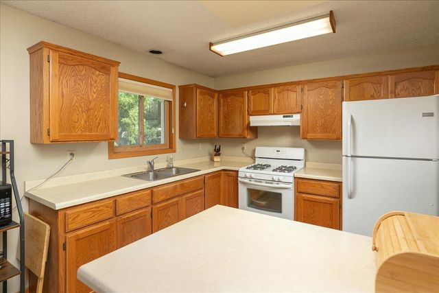 619 Chalet Drive NW, Rochester, MN 55901