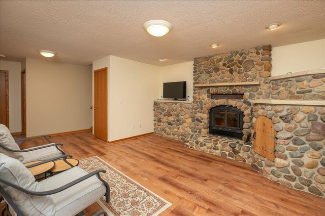 619 Chalet Drive NW, Rochester, MN 55901