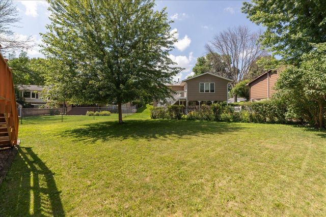 619 Chalet Drive NW, Rochester, MN 55901