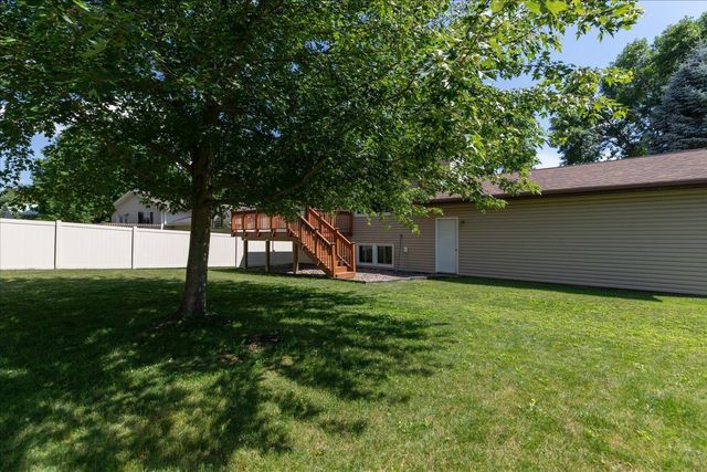 619 Chalet Drive NW, Rochester, MN 55901
