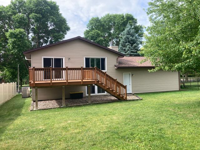 619 Chalet Drive NW, Rochester, MN 55901