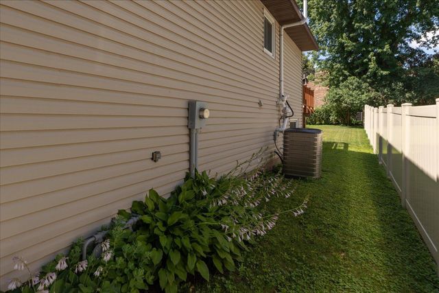 619 Chalet Drive NW, Rochester, MN 55901