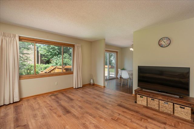 619 Chalet Drive NW, Rochester, MN 55901