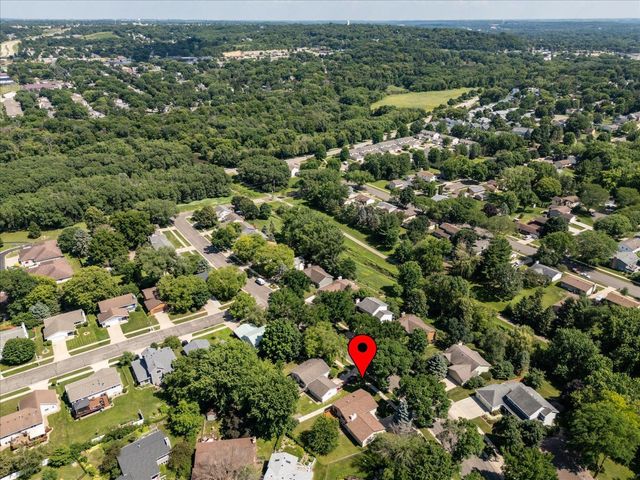 619 Chalet Drive NW, Rochester, MN 55901