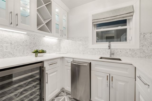 7363 Meadow Oaks Drive, Dallas, TX 75230