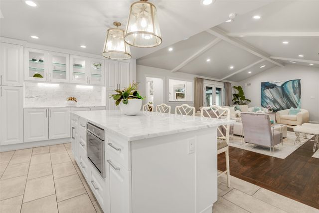 7363 Meadow Oaks Drive, Dallas, TX 75230