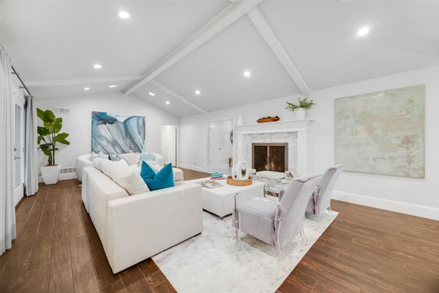 7363 Meadow Oaks Drive, Dallas, TX 75230