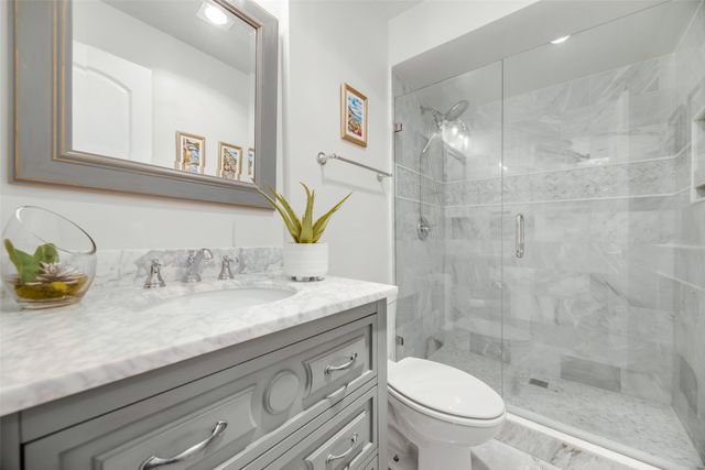 7363 Meadow Oaks Drive, Dallas, TX 75230