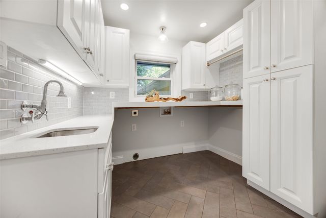 7363 Meadow Oaks Drive, Dallas, TX 75230