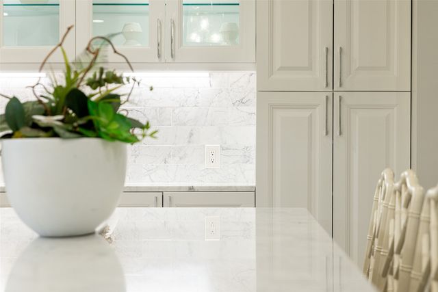 7363 Meadow Oaks Drive, Dallas, TX 75230