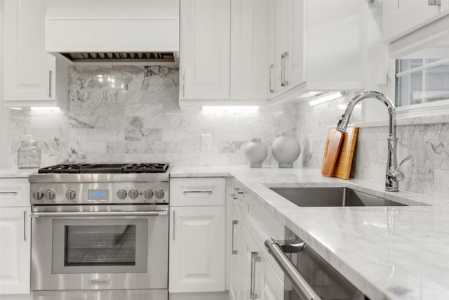 7363 Meadow Oaks Drive, Dallas, TX 75230