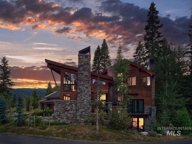 16 Steelhead Court, Donnelly, ID 83615
