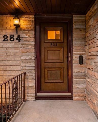 254 Wing Park Boulevard, Elgin, IL 60123
