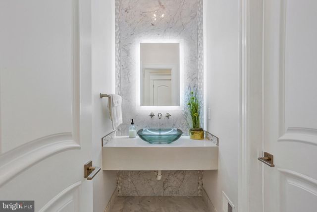6700 LUPINE LN, Mclean, VA 22101