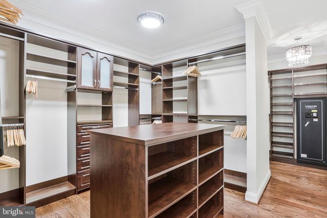 6700 LUPINE LN, Mclean, VA 22101